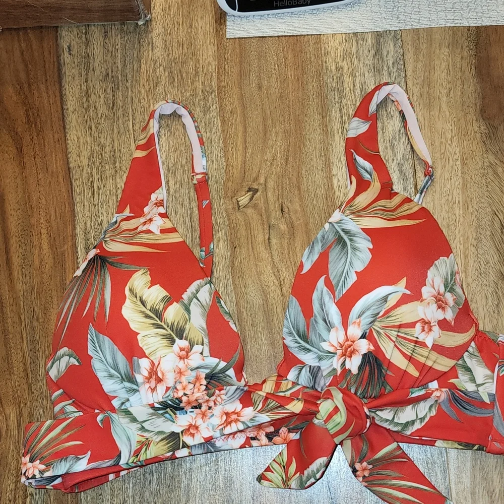 Red Floral Bikini - Picture 3 of 7